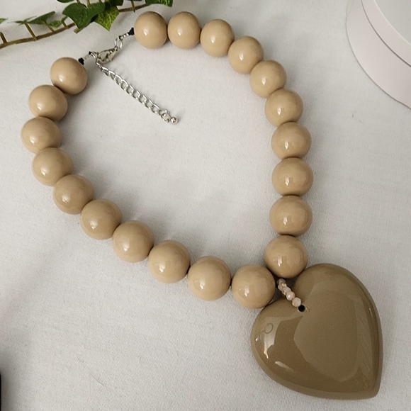 Statement Chunky Taupe Bead Necklace with Heart Pendant - Picture 3 of 8